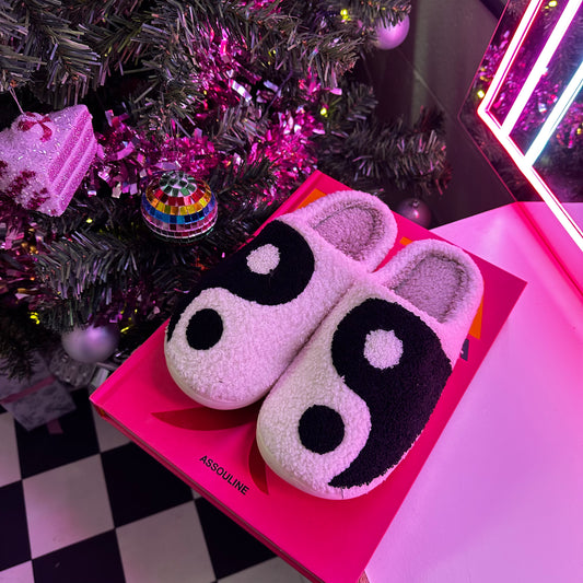 Yingyang Slippers
