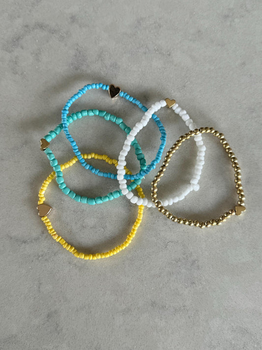 Stretch Beaded Bracelet with gold heart